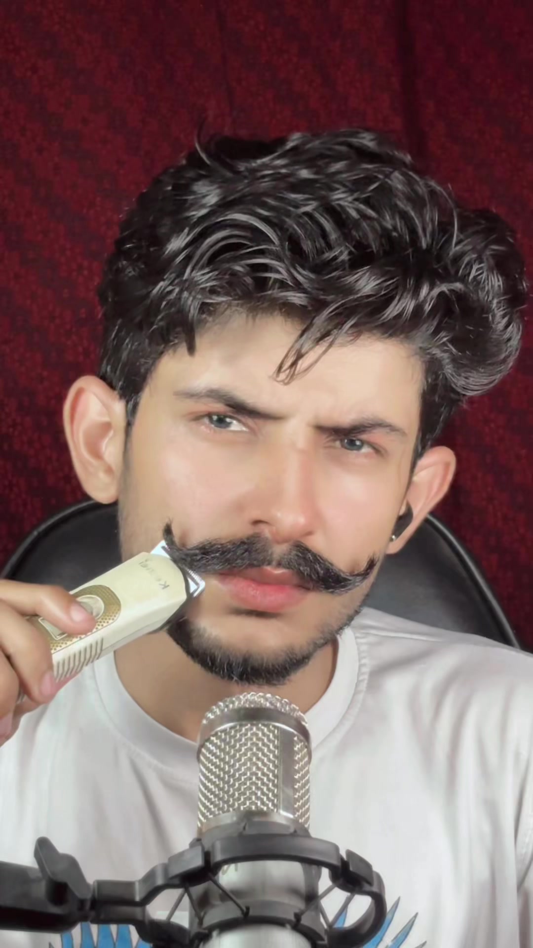 @𝗔𝗱𝗲𝗲𝗯 𝘼𝙛𝙞𝙚