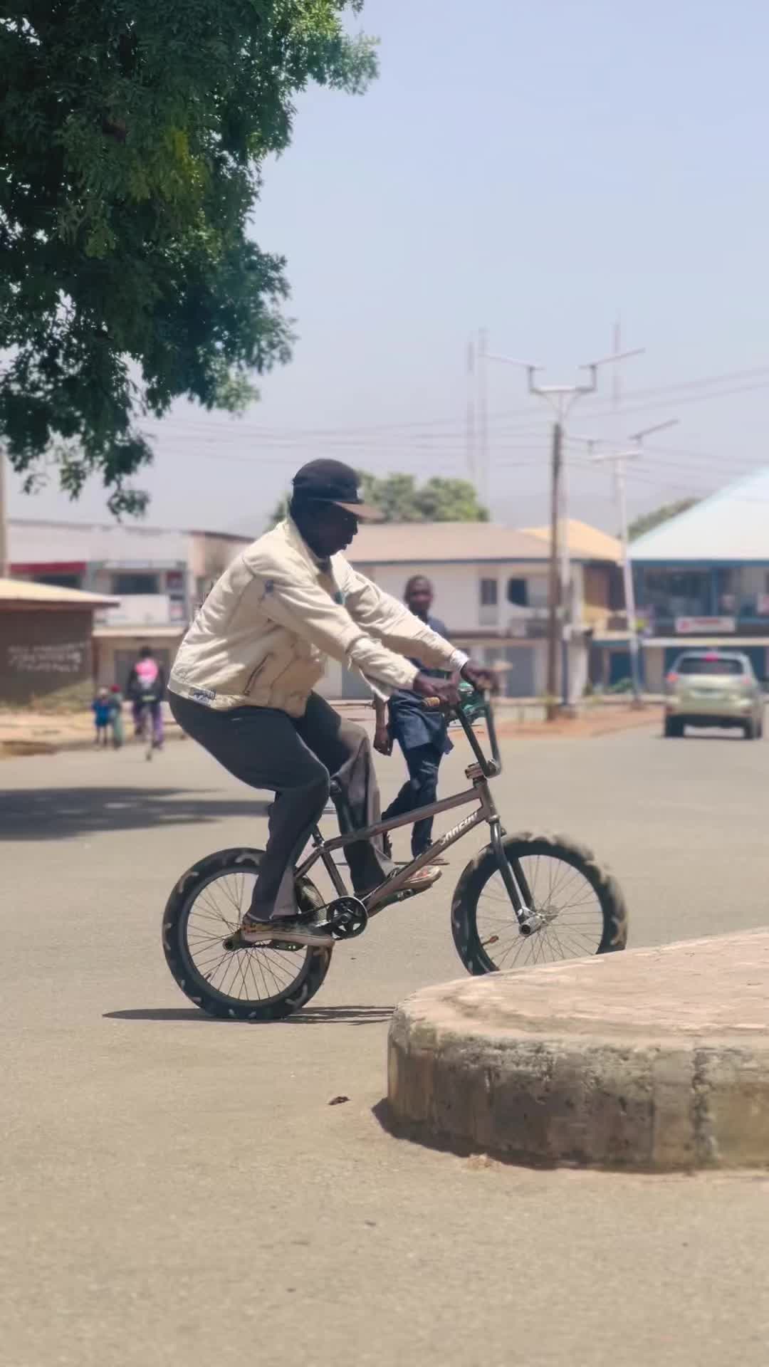 @ghalee_bmx