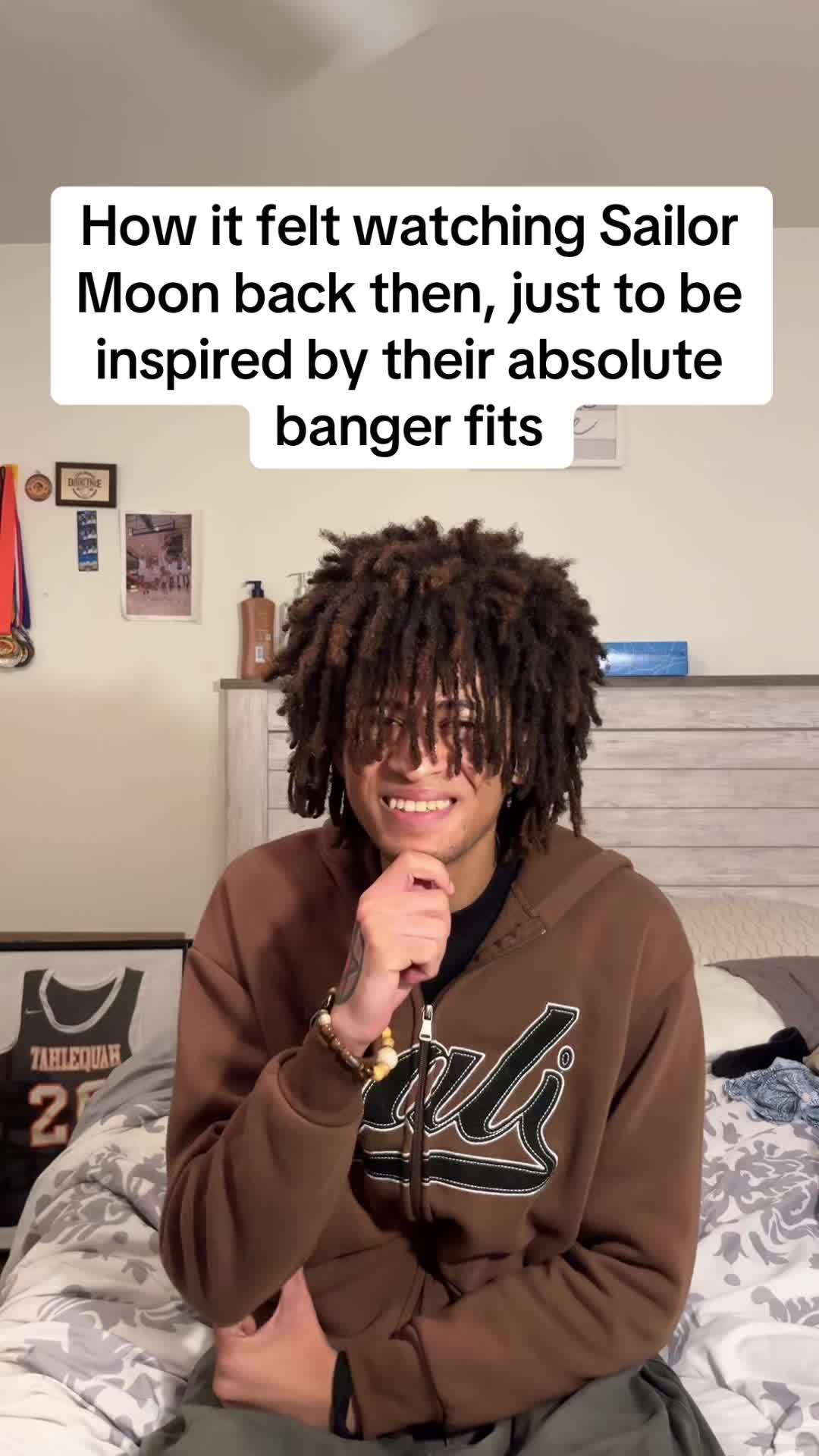 @ITZZ$kovie