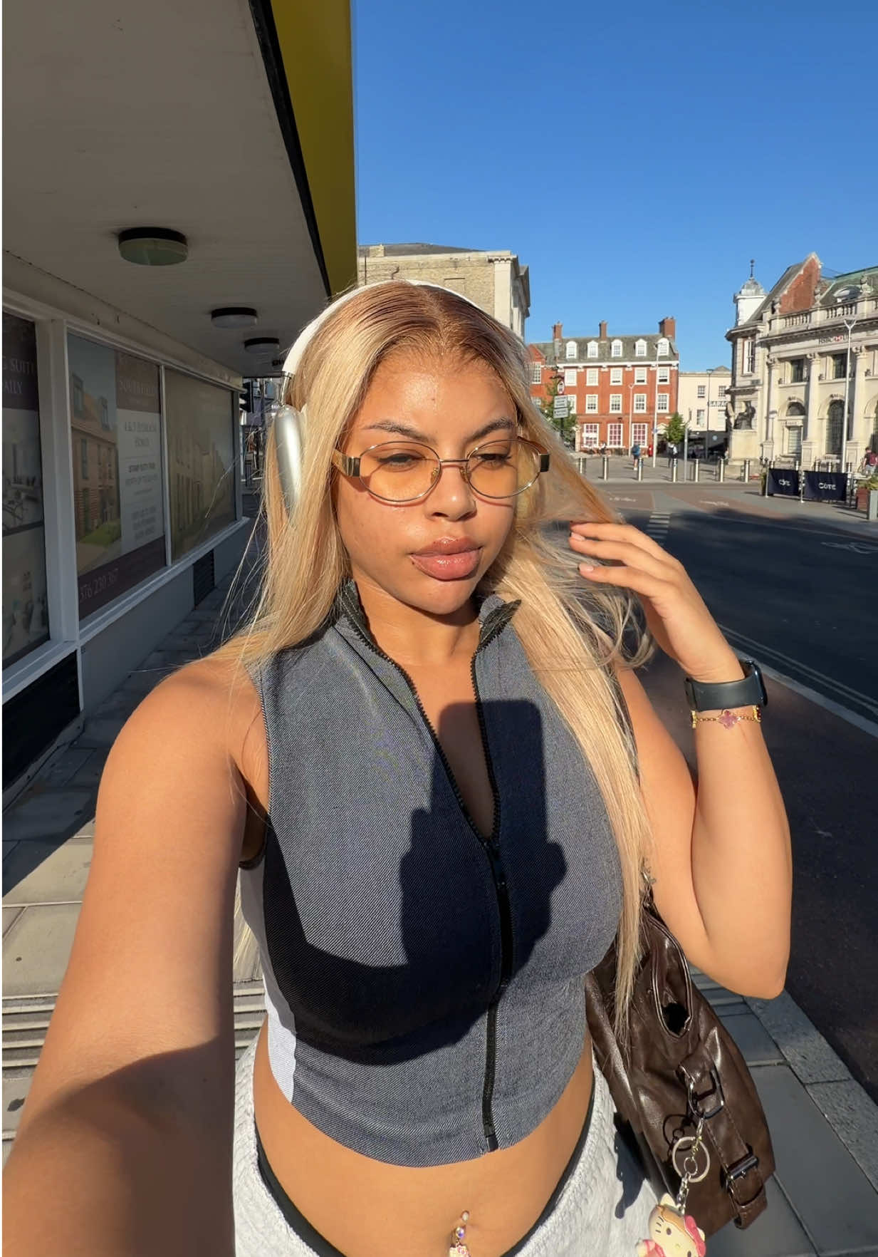 @inezblanchettee