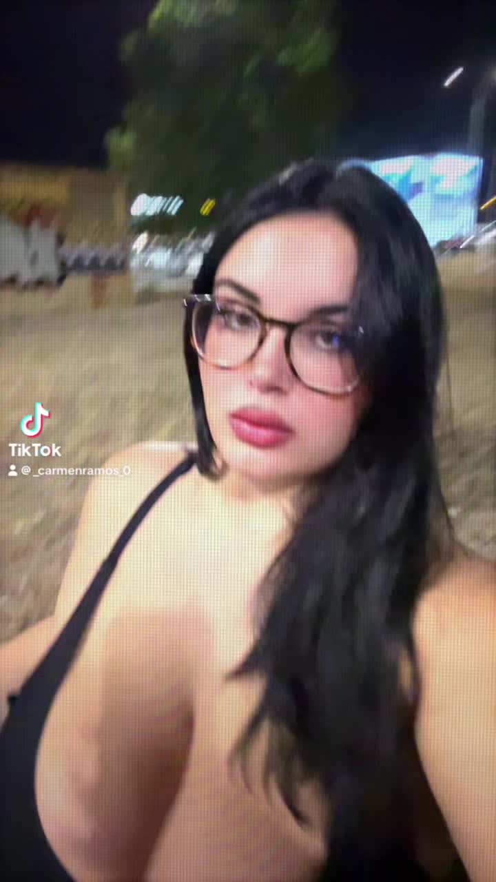@Carmela00