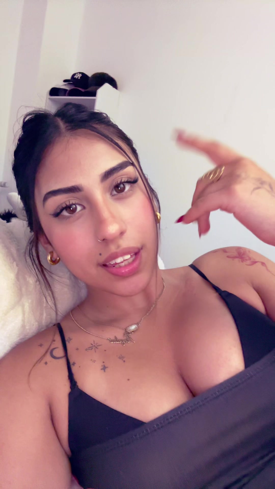 @laanyiyi ✨