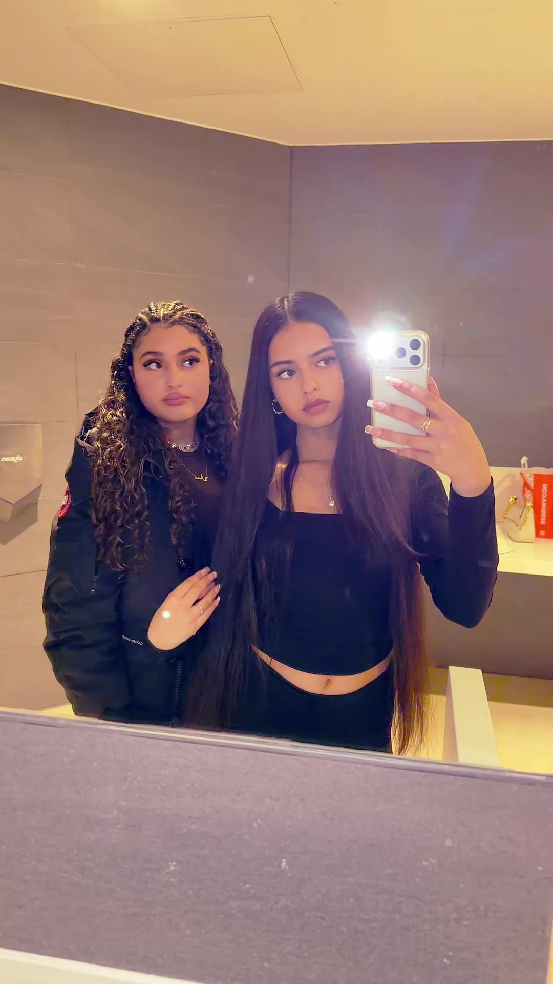 @سارة