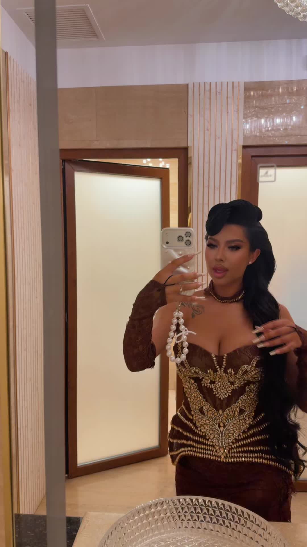 @AnneMarii