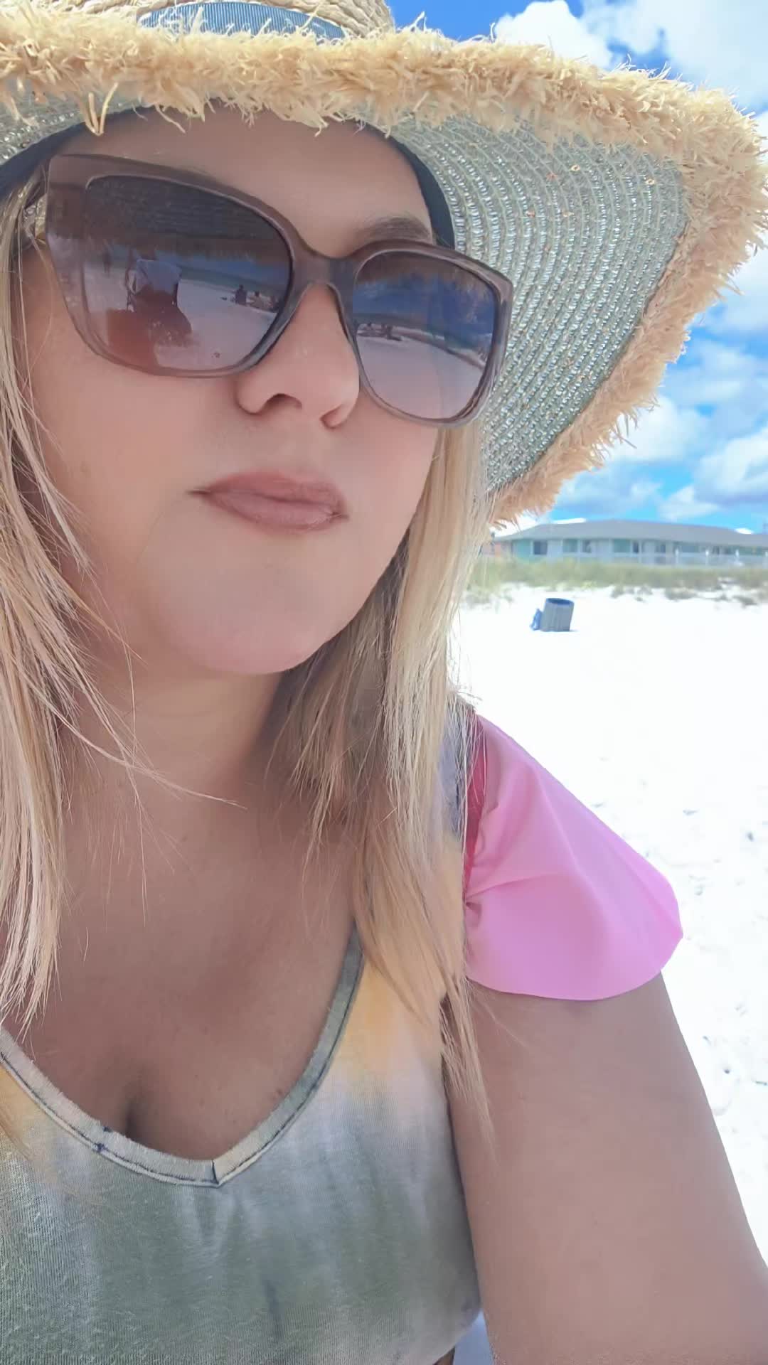 @AshleyChalet