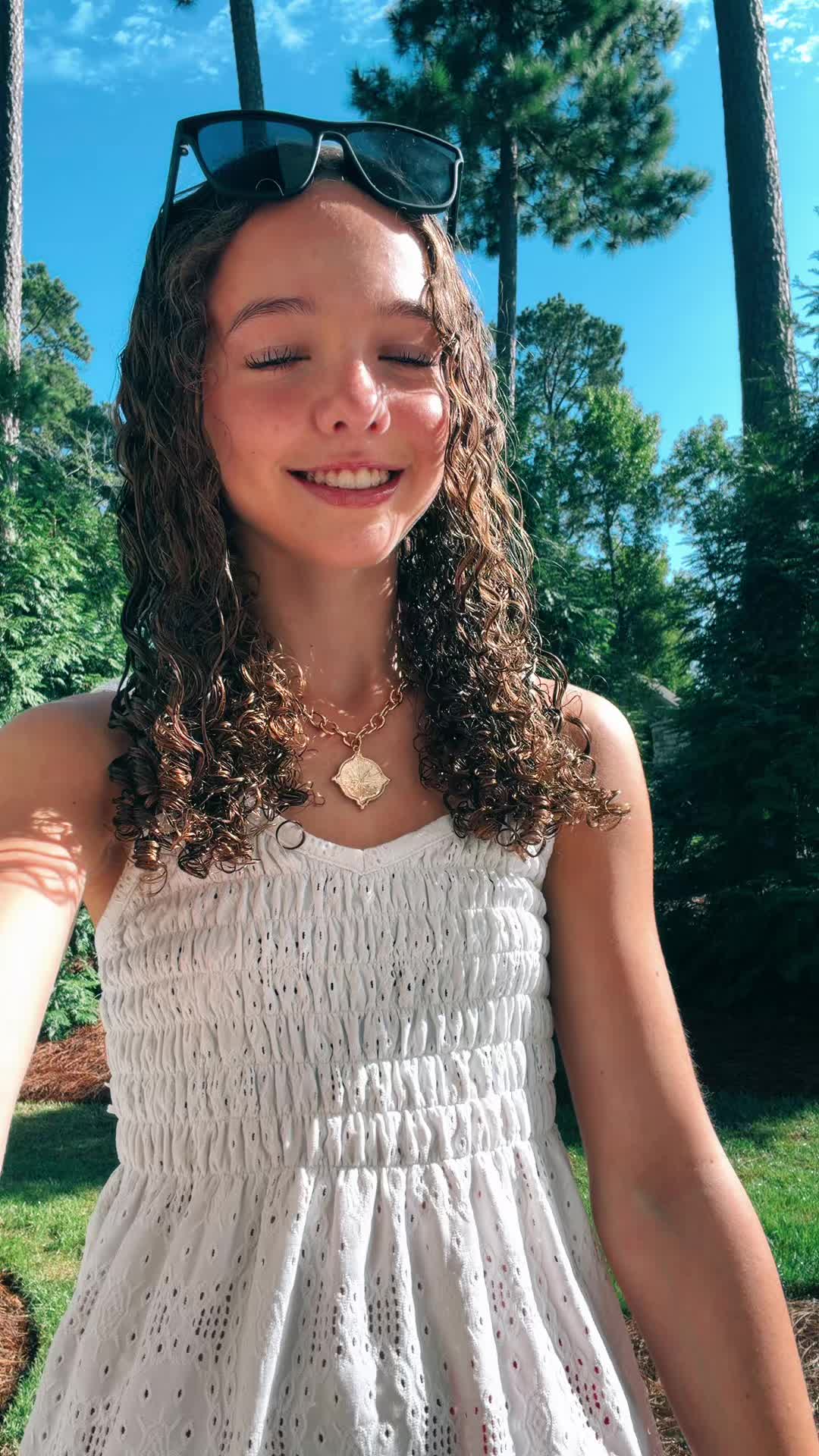 @🧁😙🌷🩵💌🍋🟩🫶🛼🤸♀️