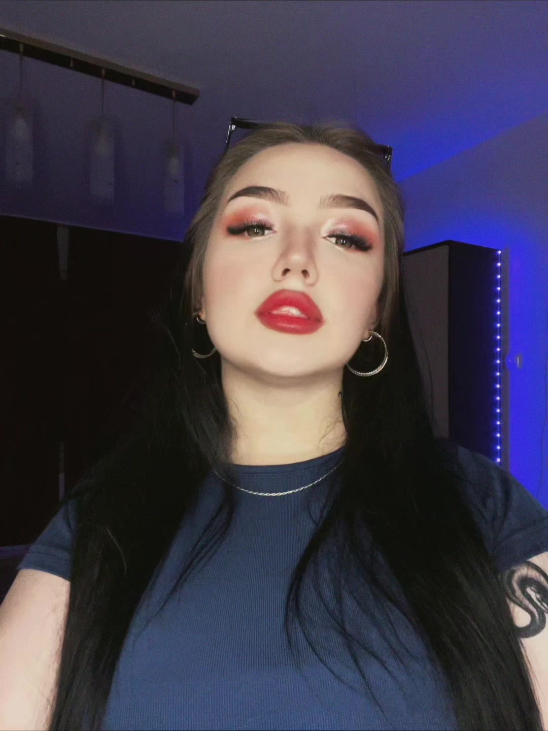 @...