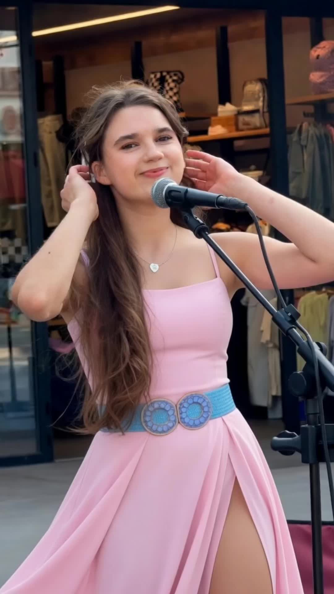 @Victoria