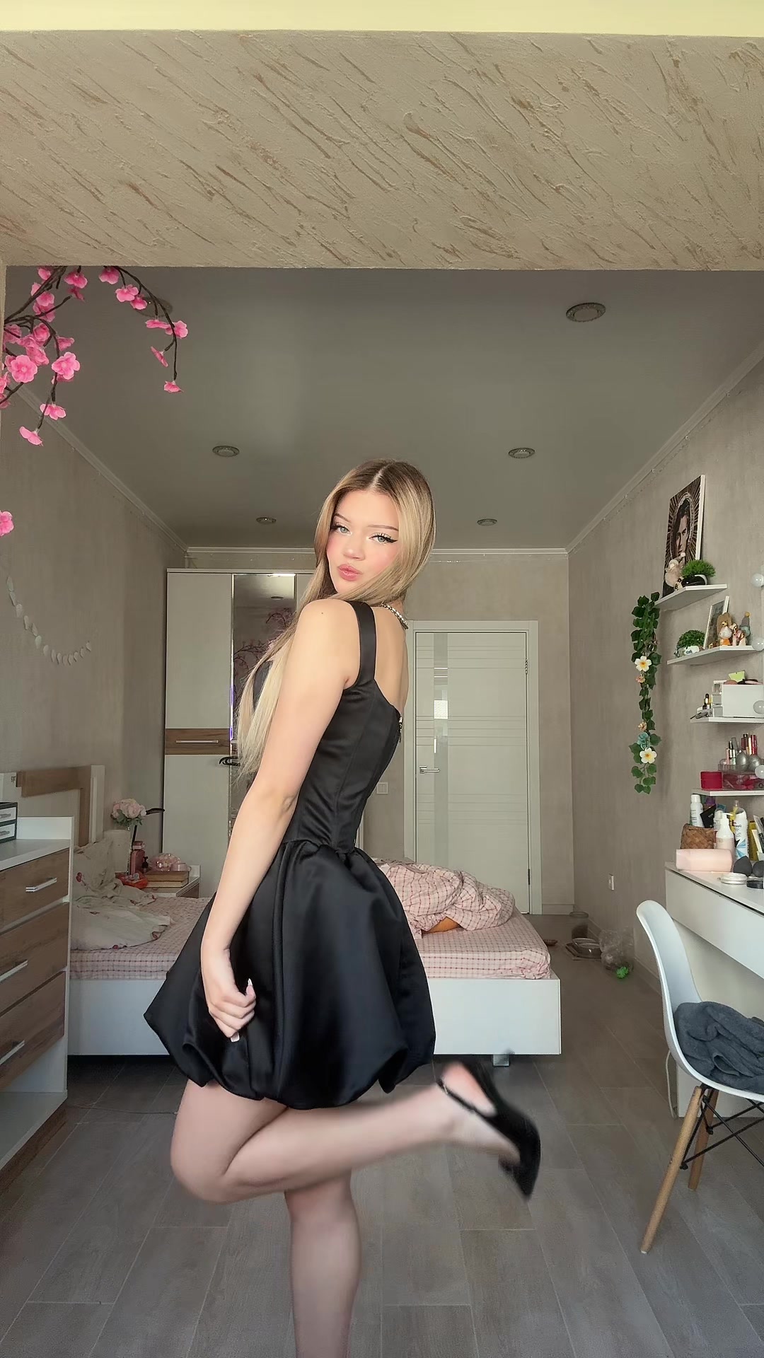 @urqwev