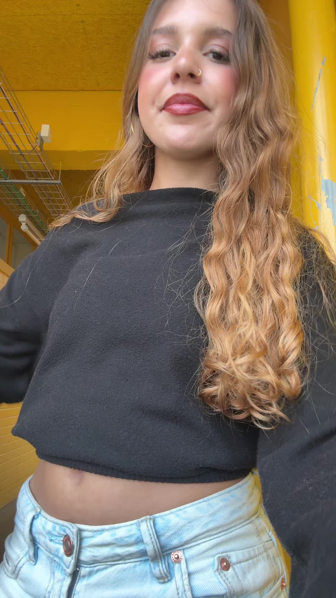 @nês