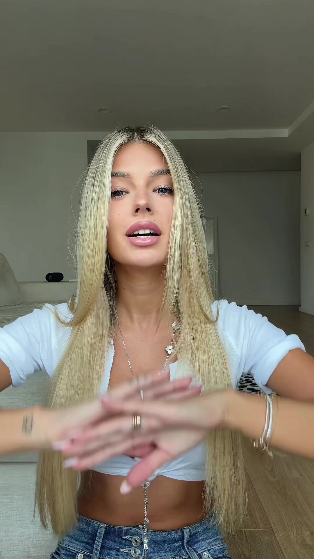 @MAYAALESSIA