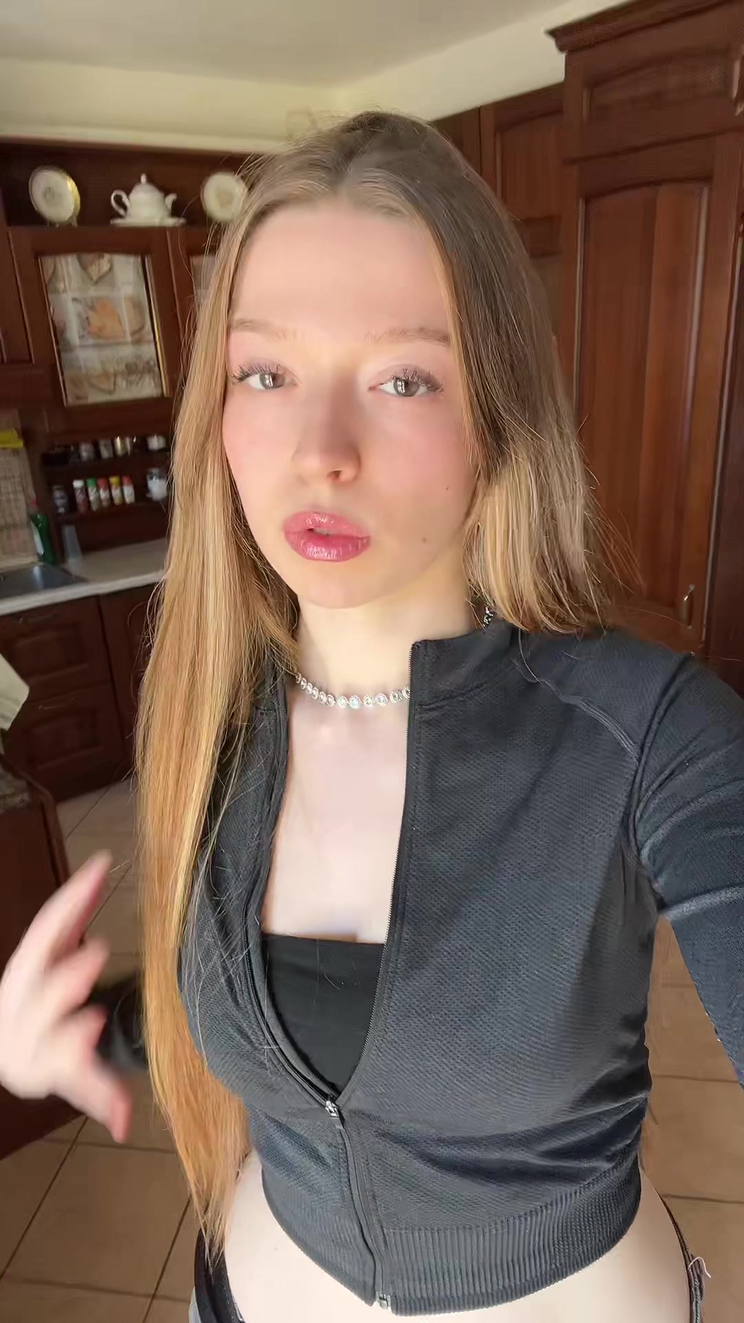 @....