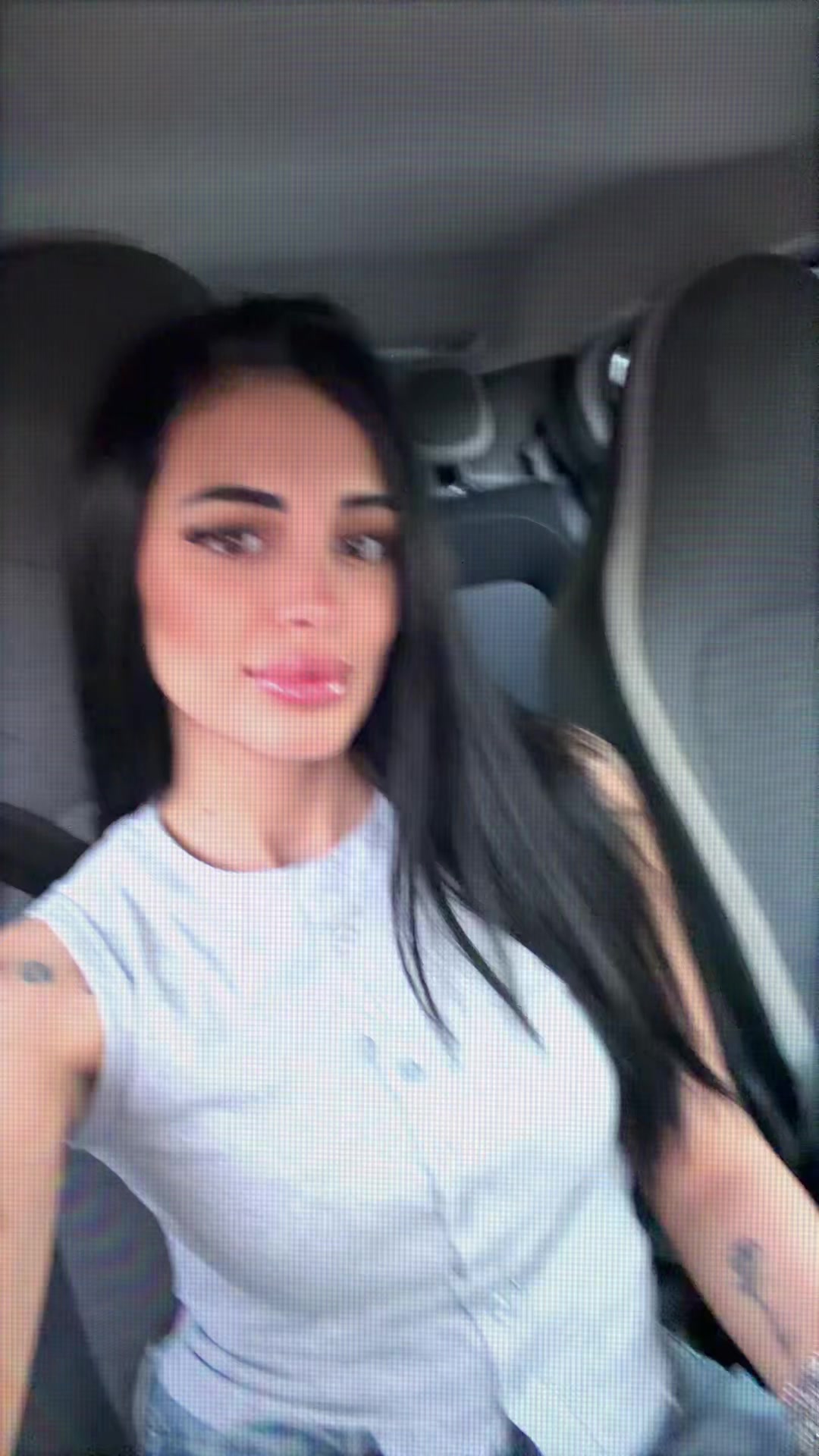 @LAURA🦋