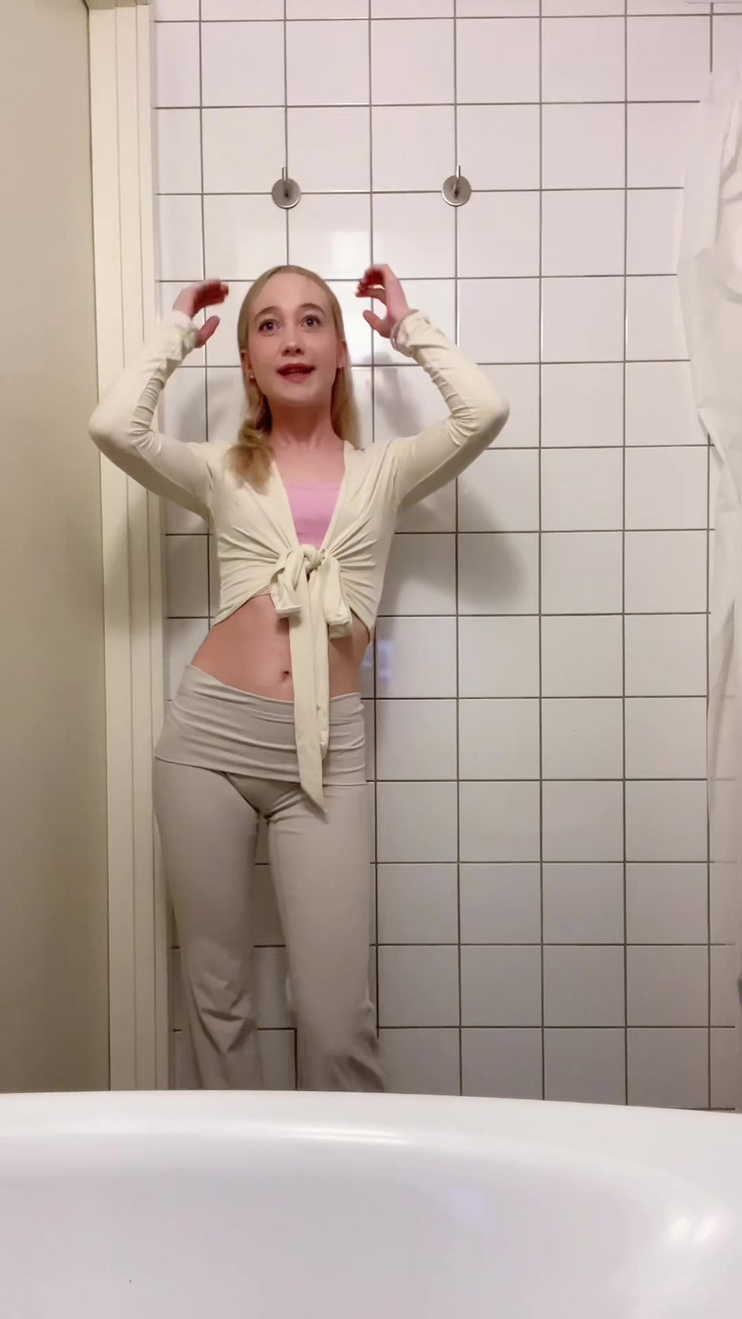 @thecutemirrorgirl