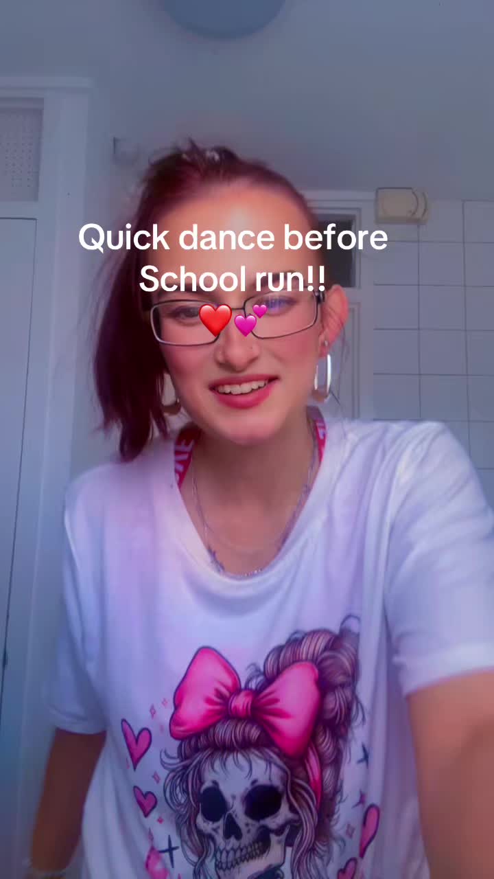 @Louise🩵