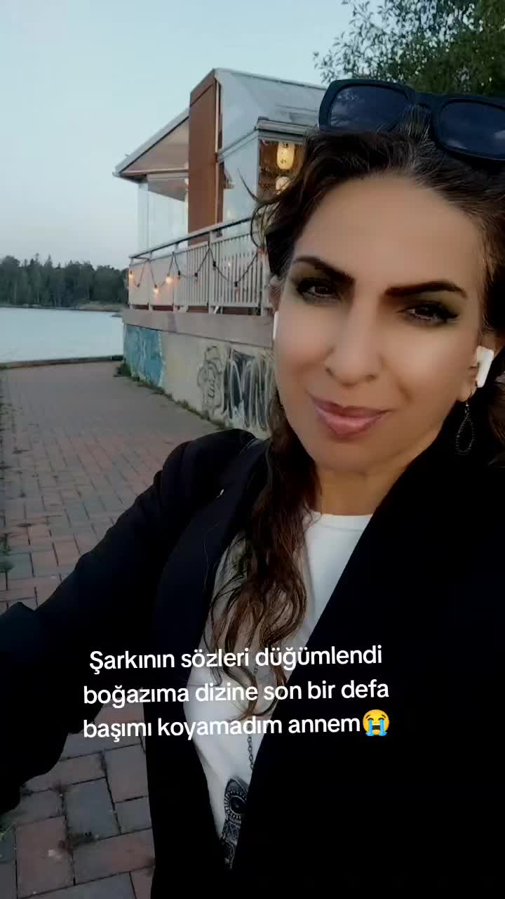 @Gayet Menteşe
