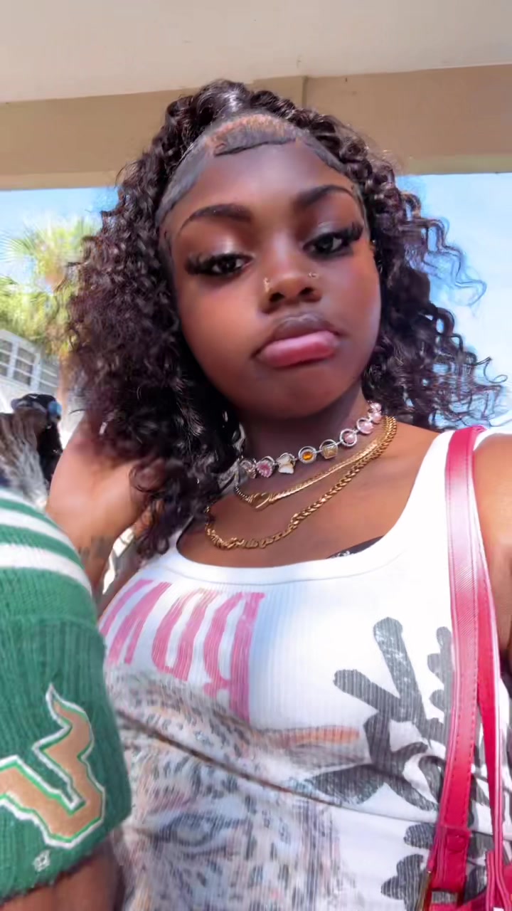 @🚶🏾♀️🆅🆂🌎