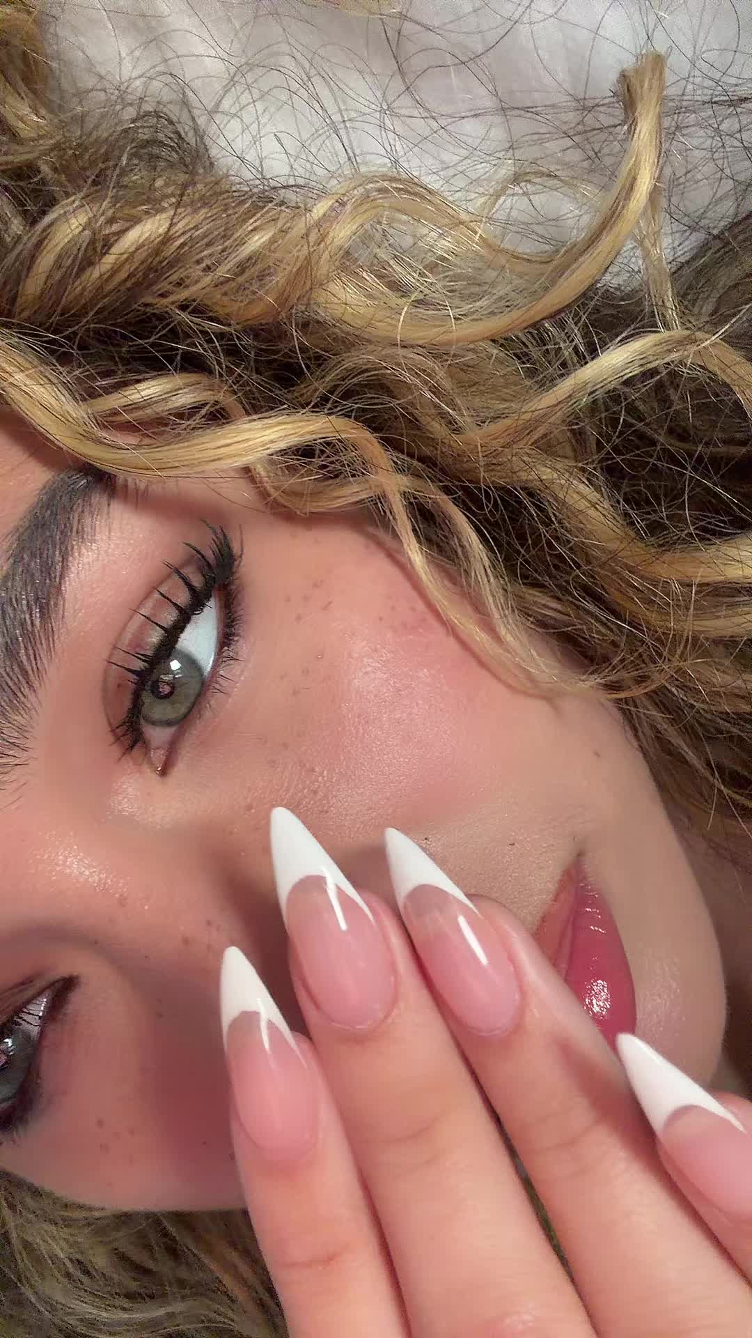 @miabellarivero
