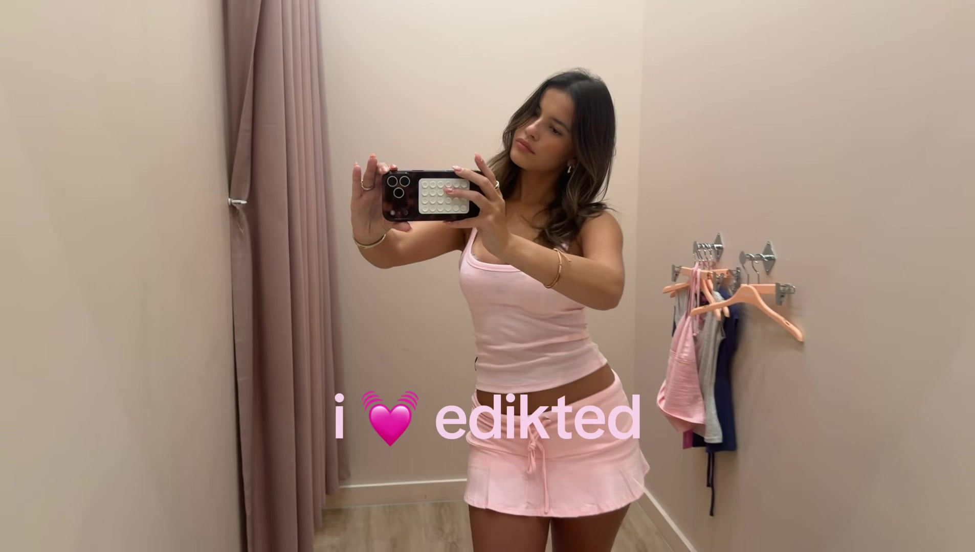 @julesdamas_