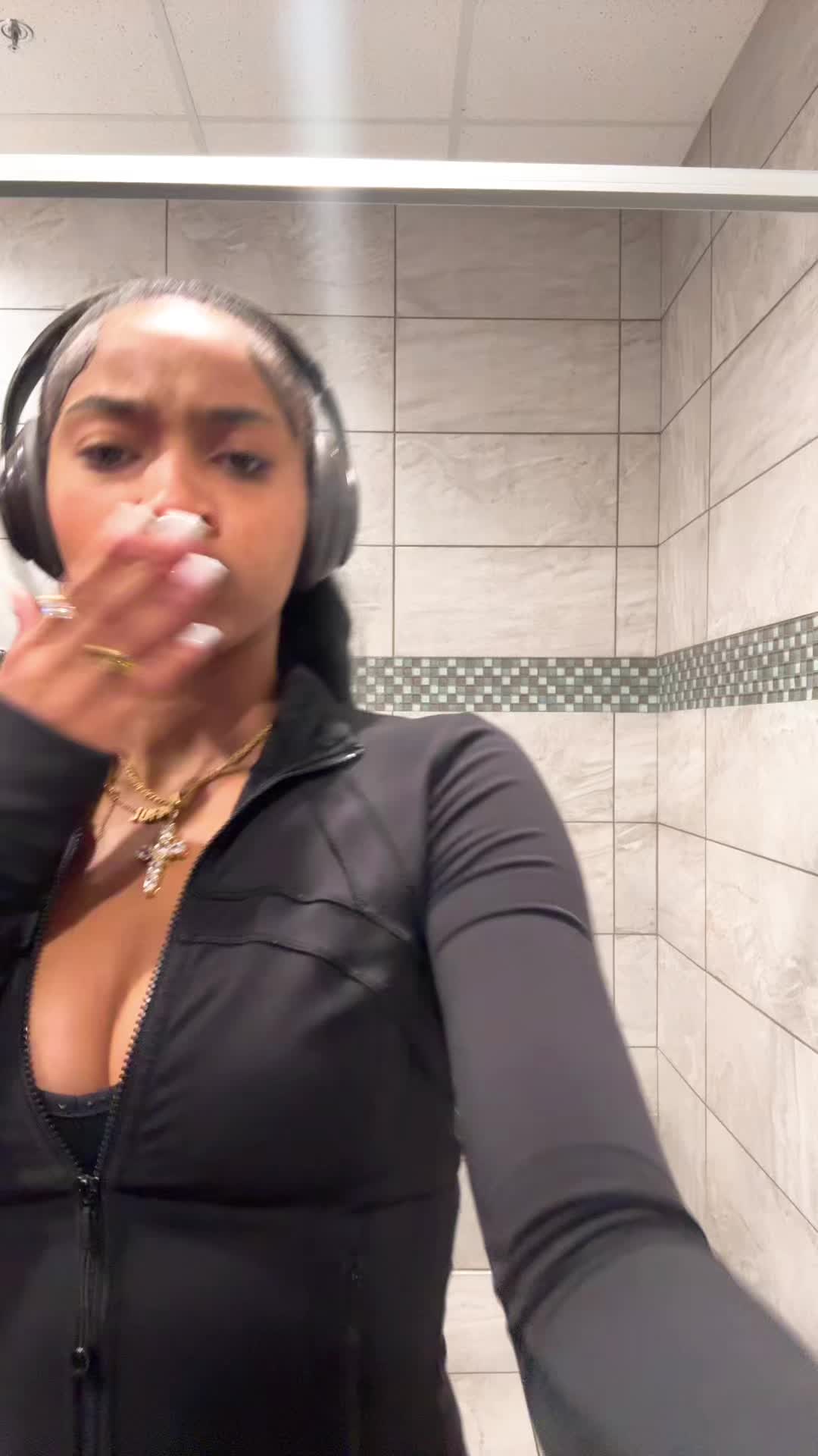 @Nia Paul