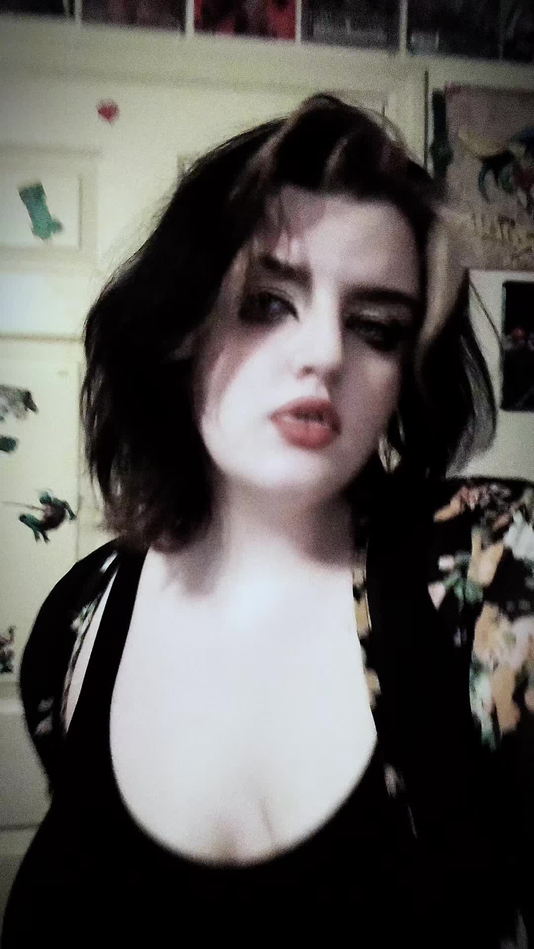 @Makeup_Show_Horror_Tell