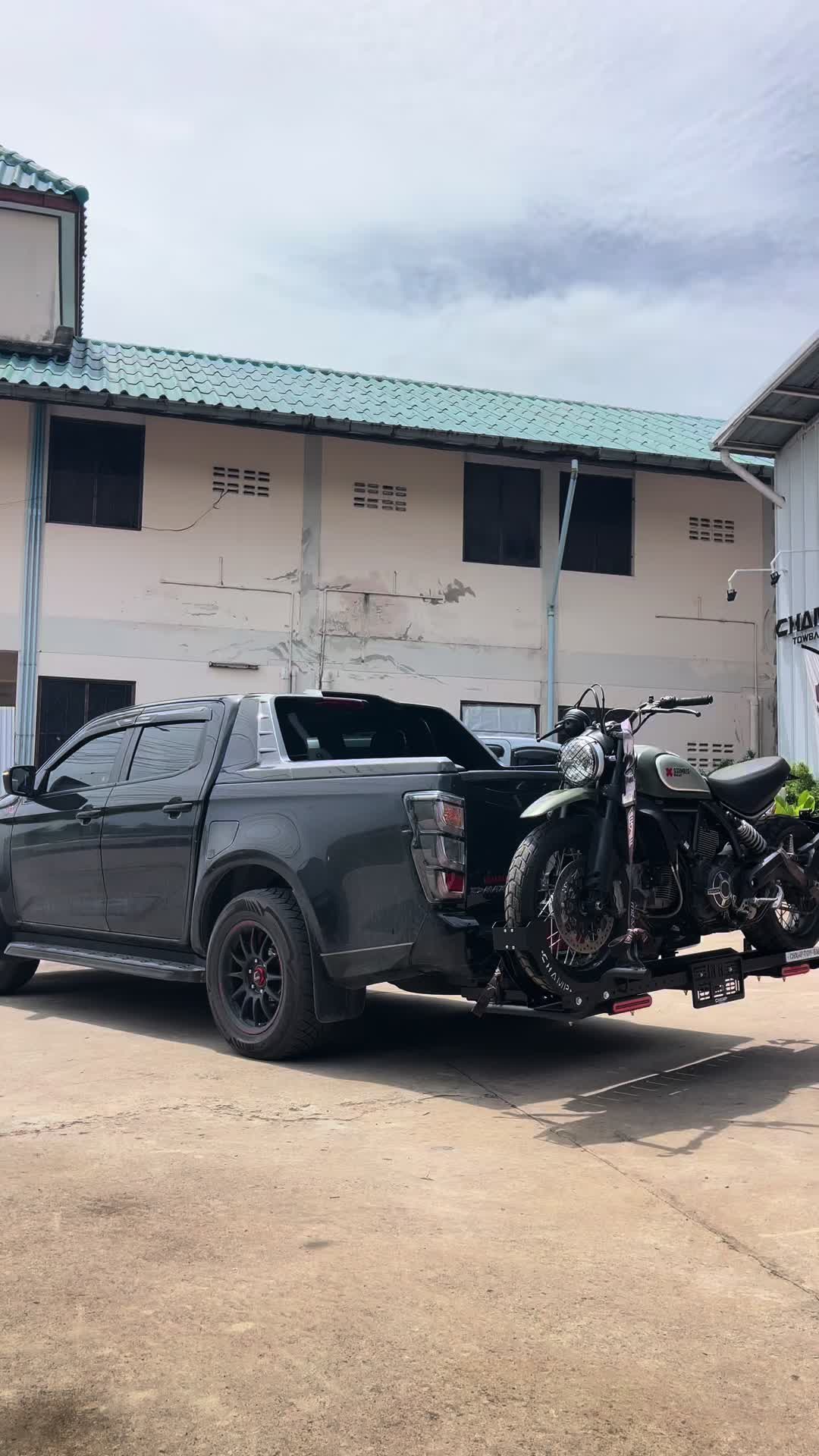 @champtowbar