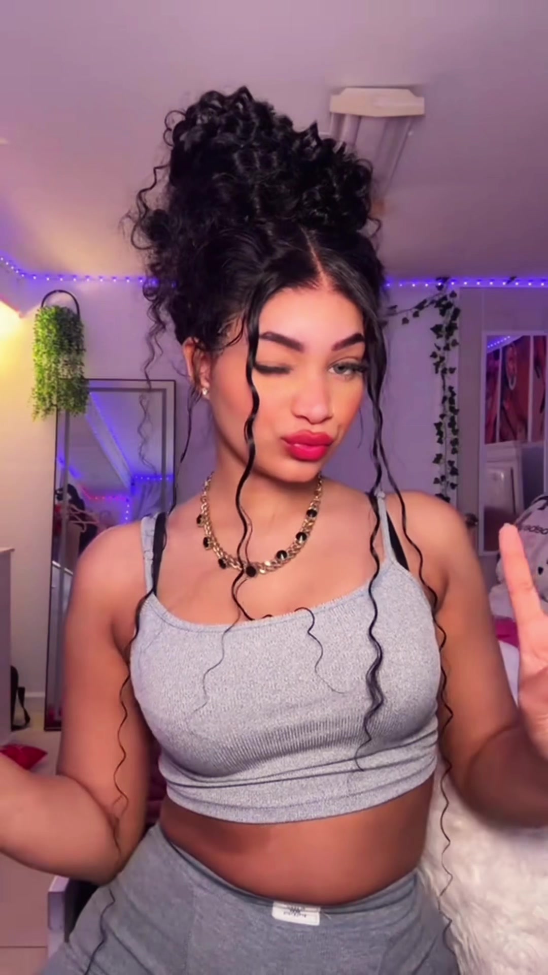 @XSHAIRQueen