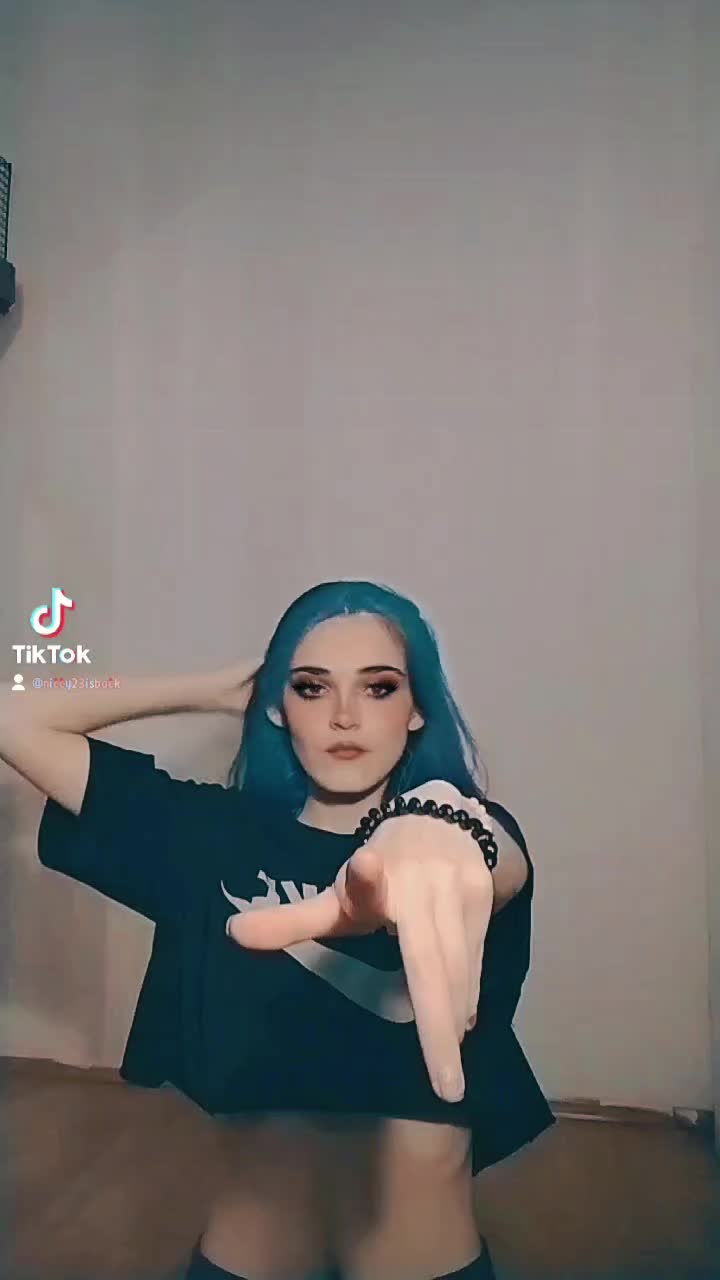 @Nicole Anastasia Annliya🦄