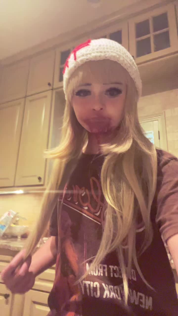 @Meggie 🔪🩸🍭