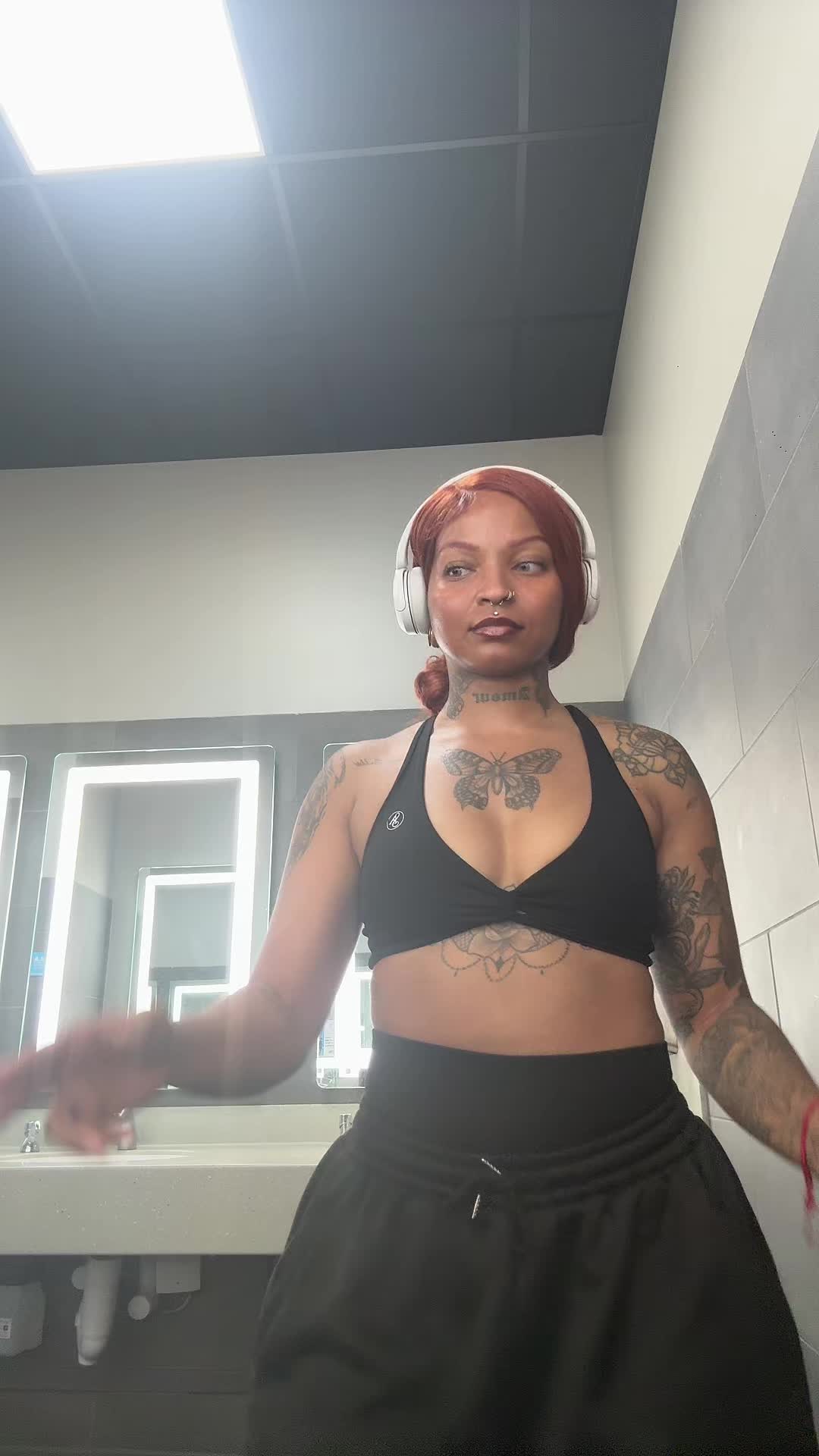 @cakedupcharm