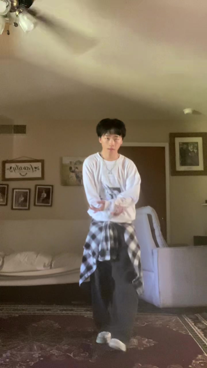 @ℰ .