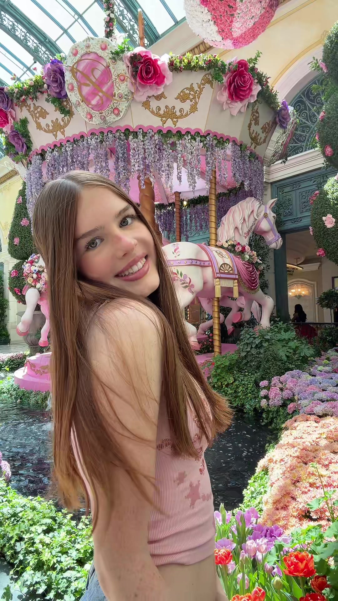 @Ellarose