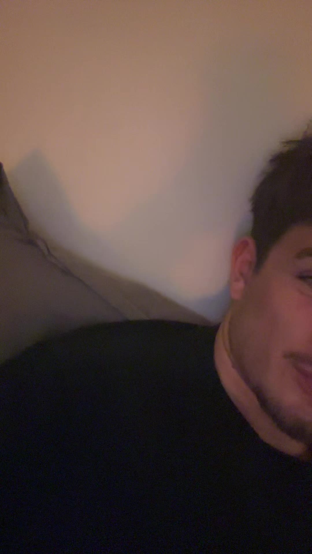 @Axel_bgrd