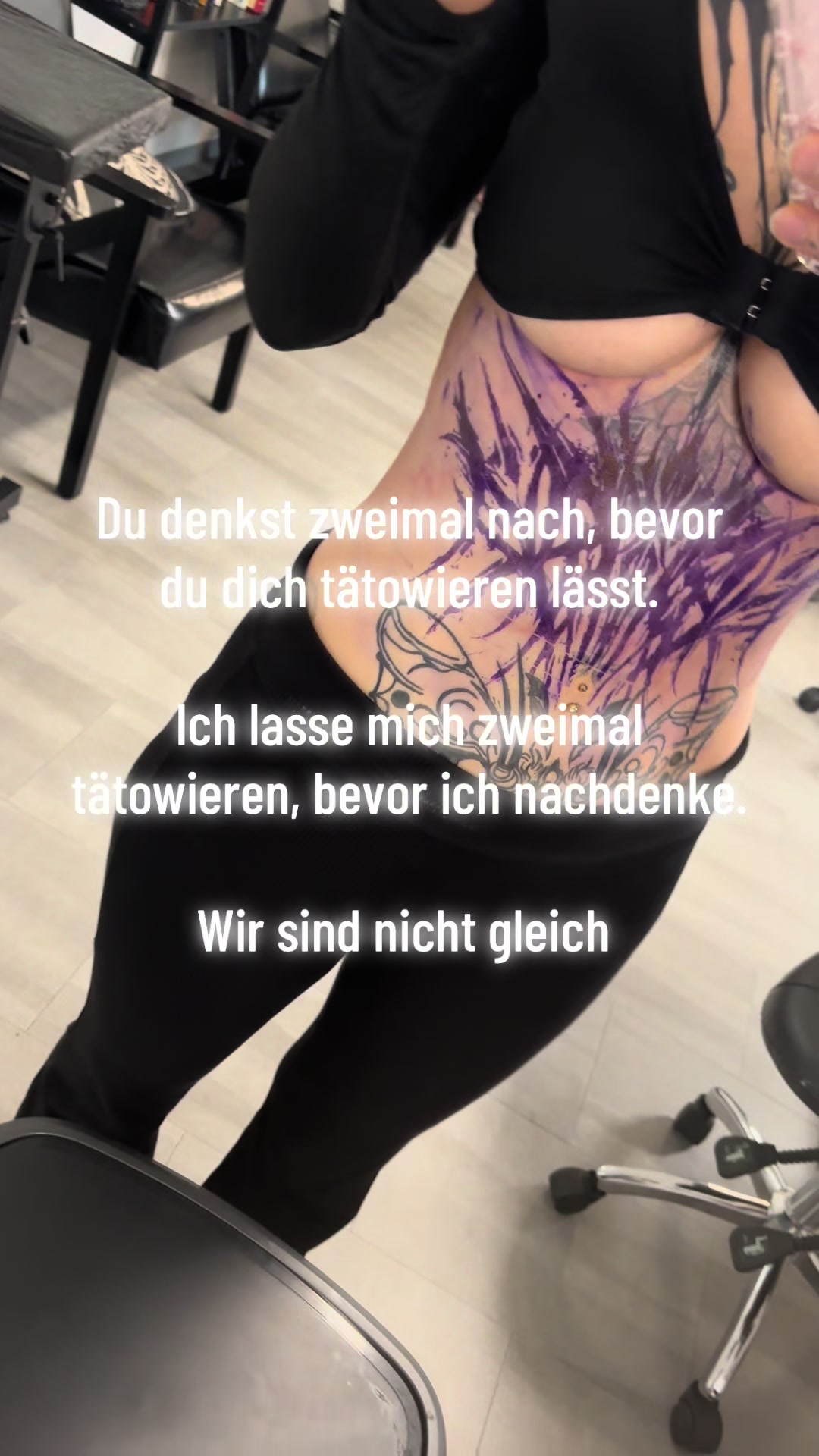 @Tätowiertes Assi-Weib