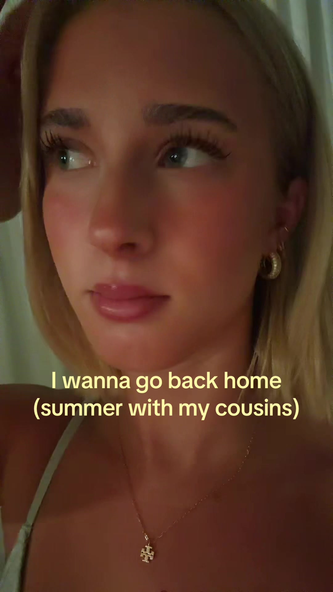 @theelliebarker