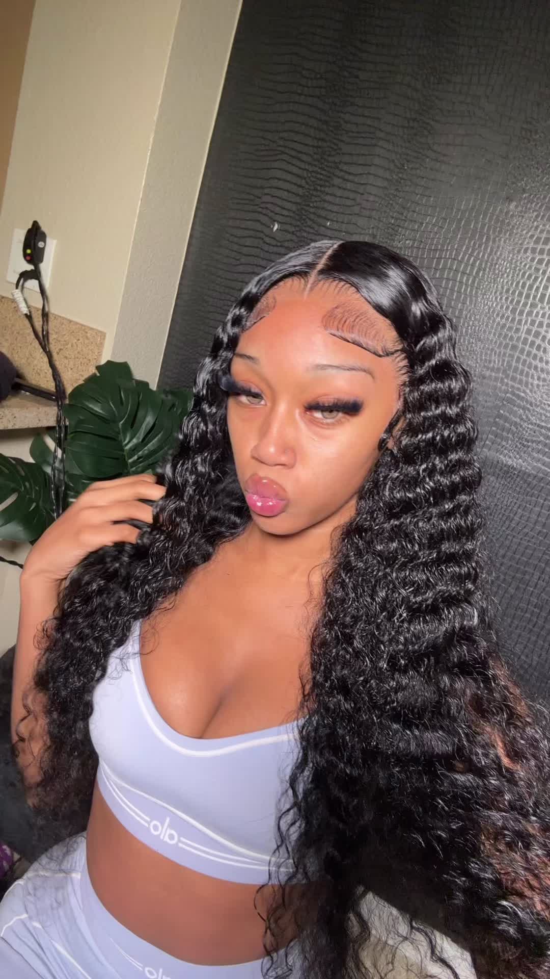 @mouthfullofninii