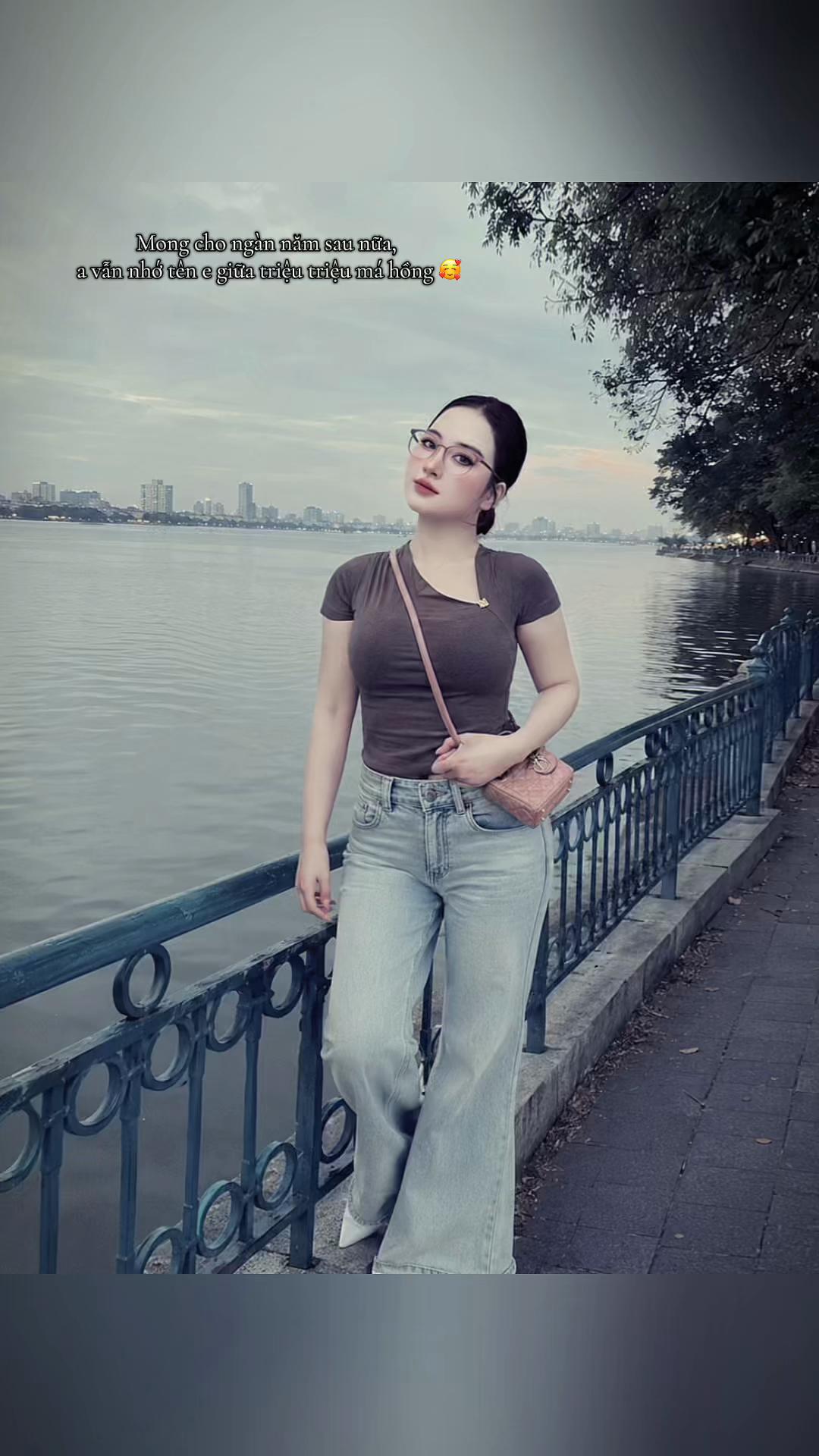@Nguyễn Thị Hồng Nhung