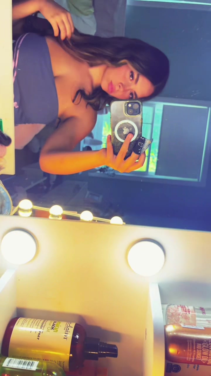 @mia_secret