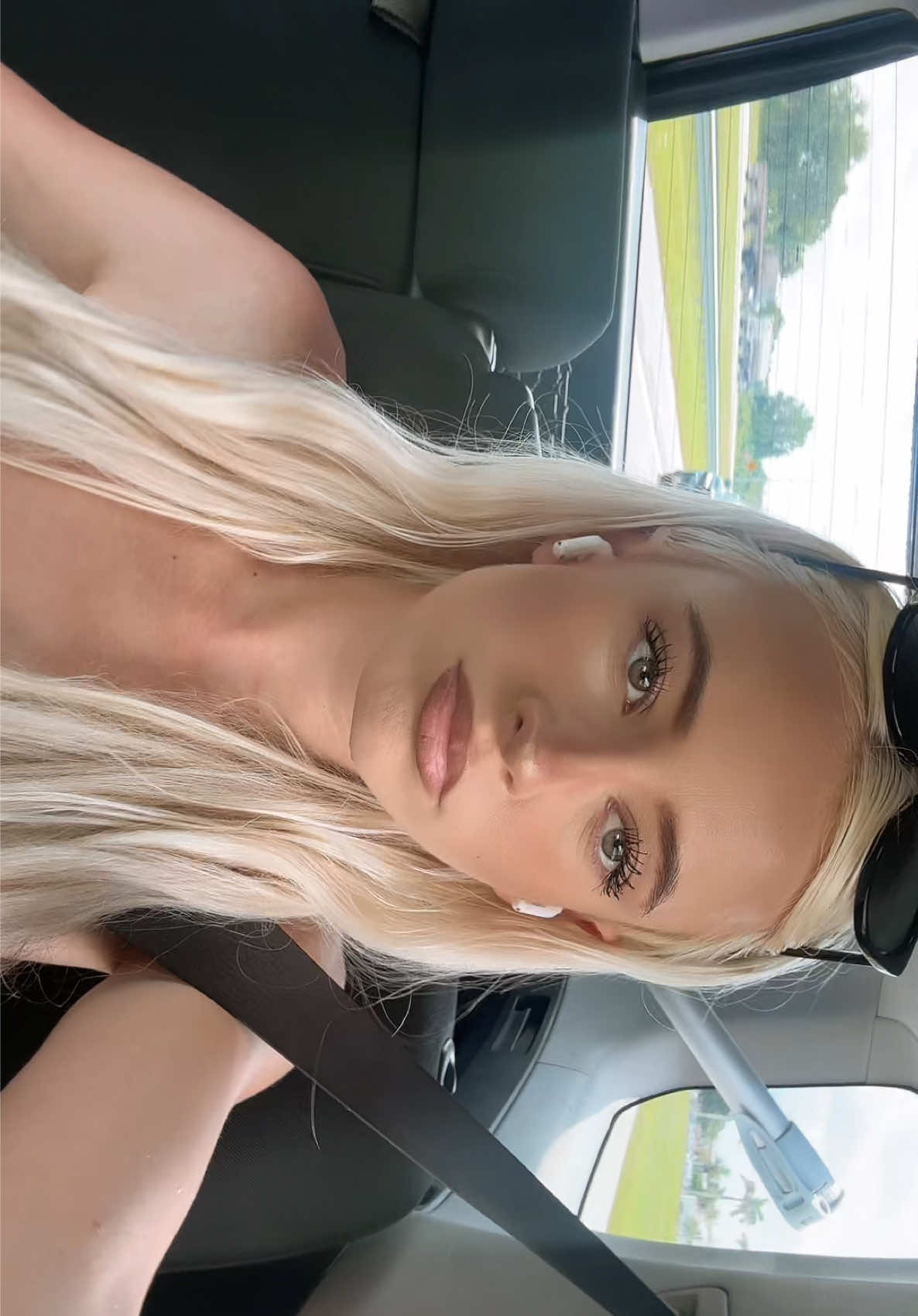 @loveydoveyolivia