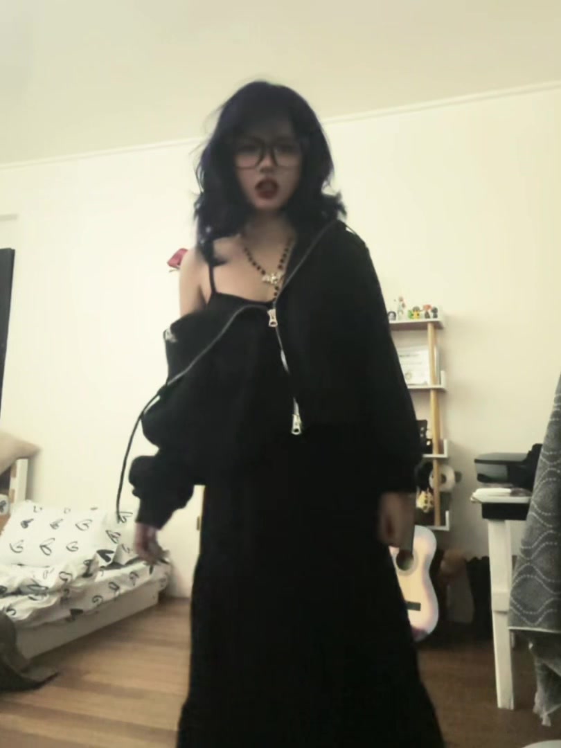 @Siou𖤓⚸