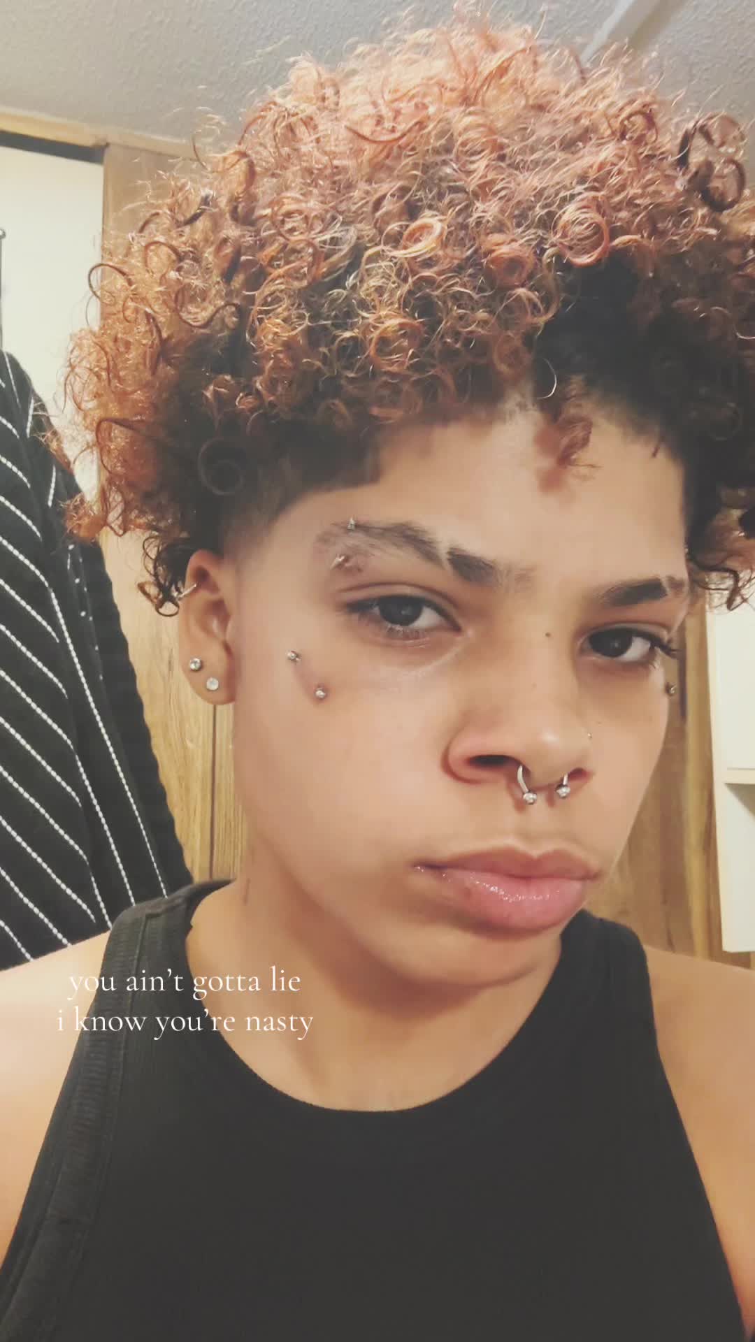 @⃟
