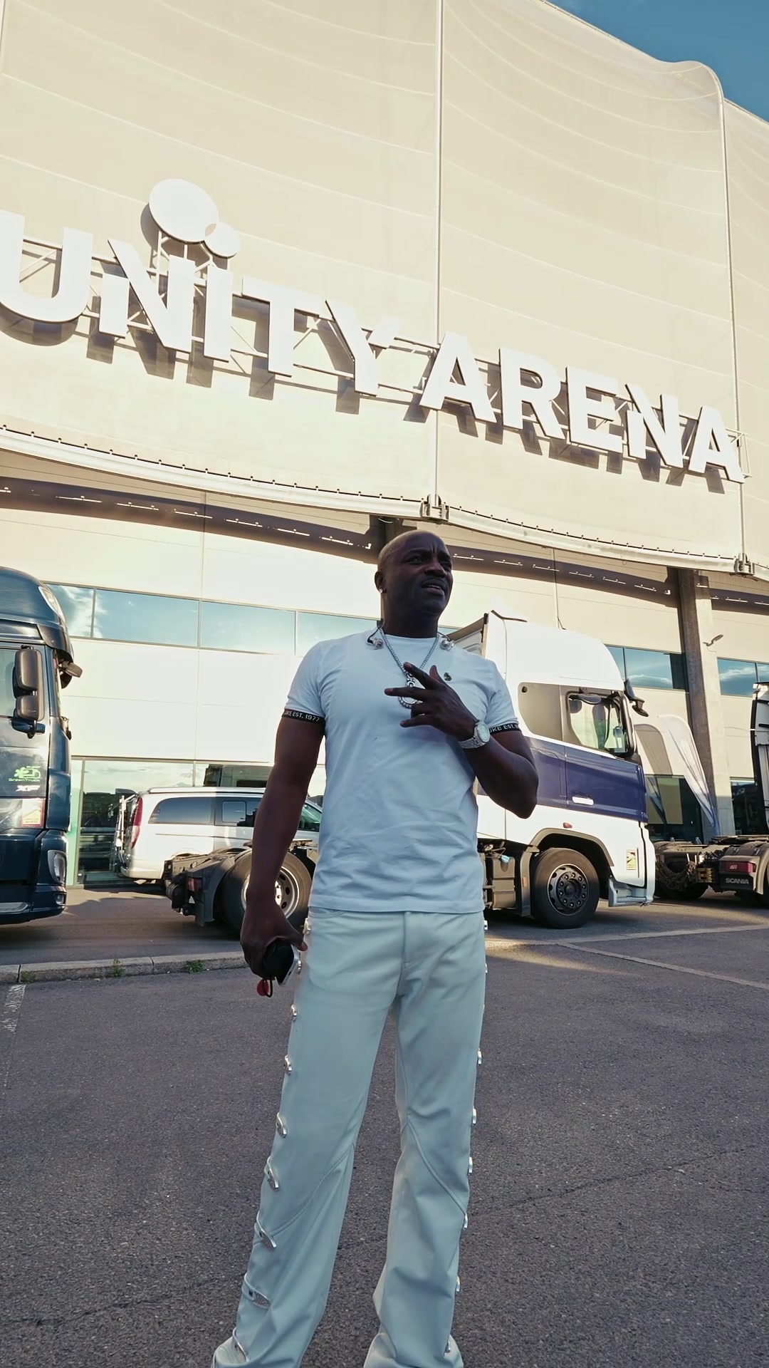 @AKON