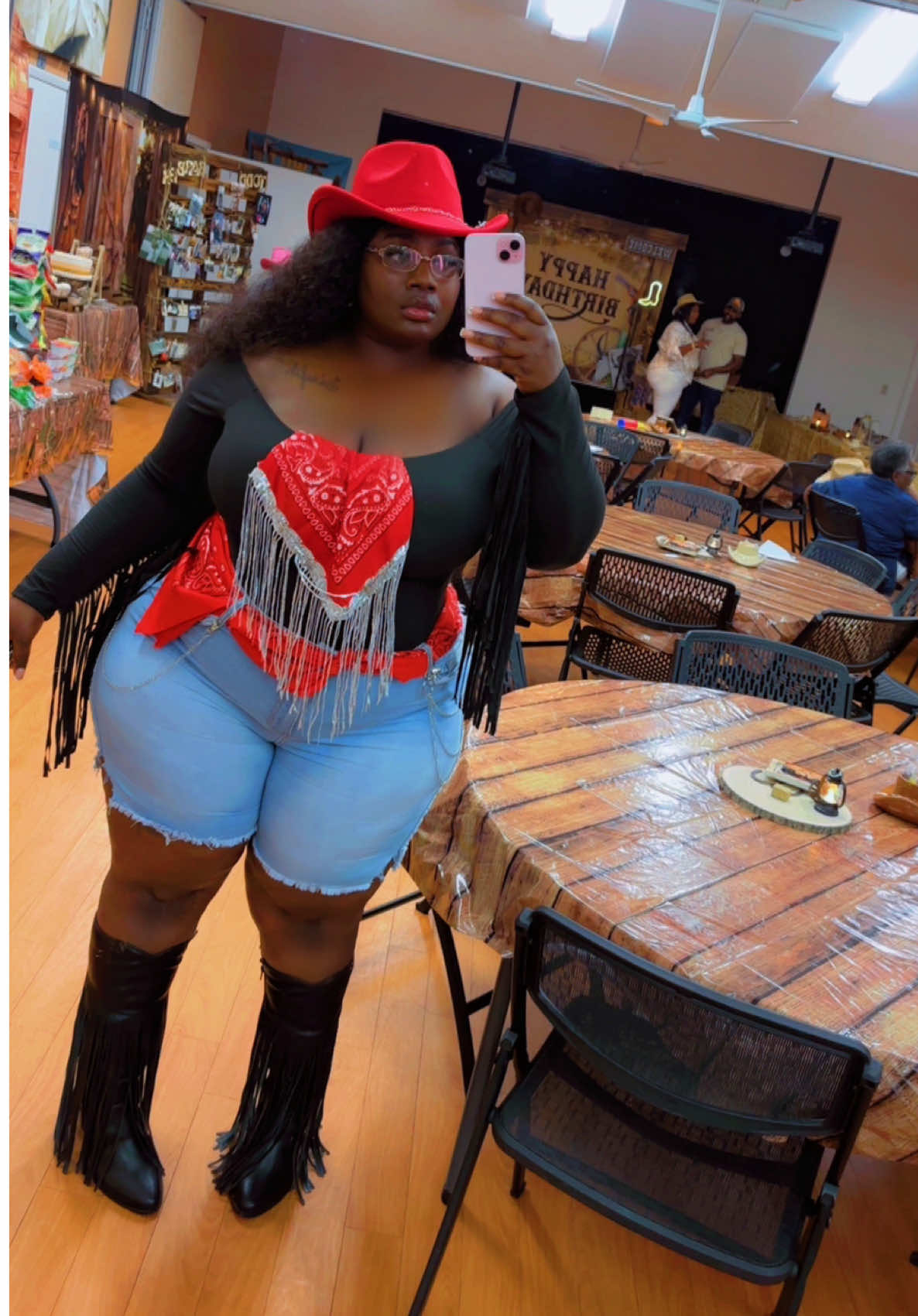 @LuckeyTheeAries