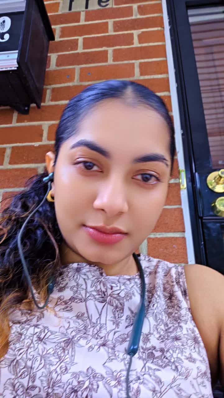 @Bella