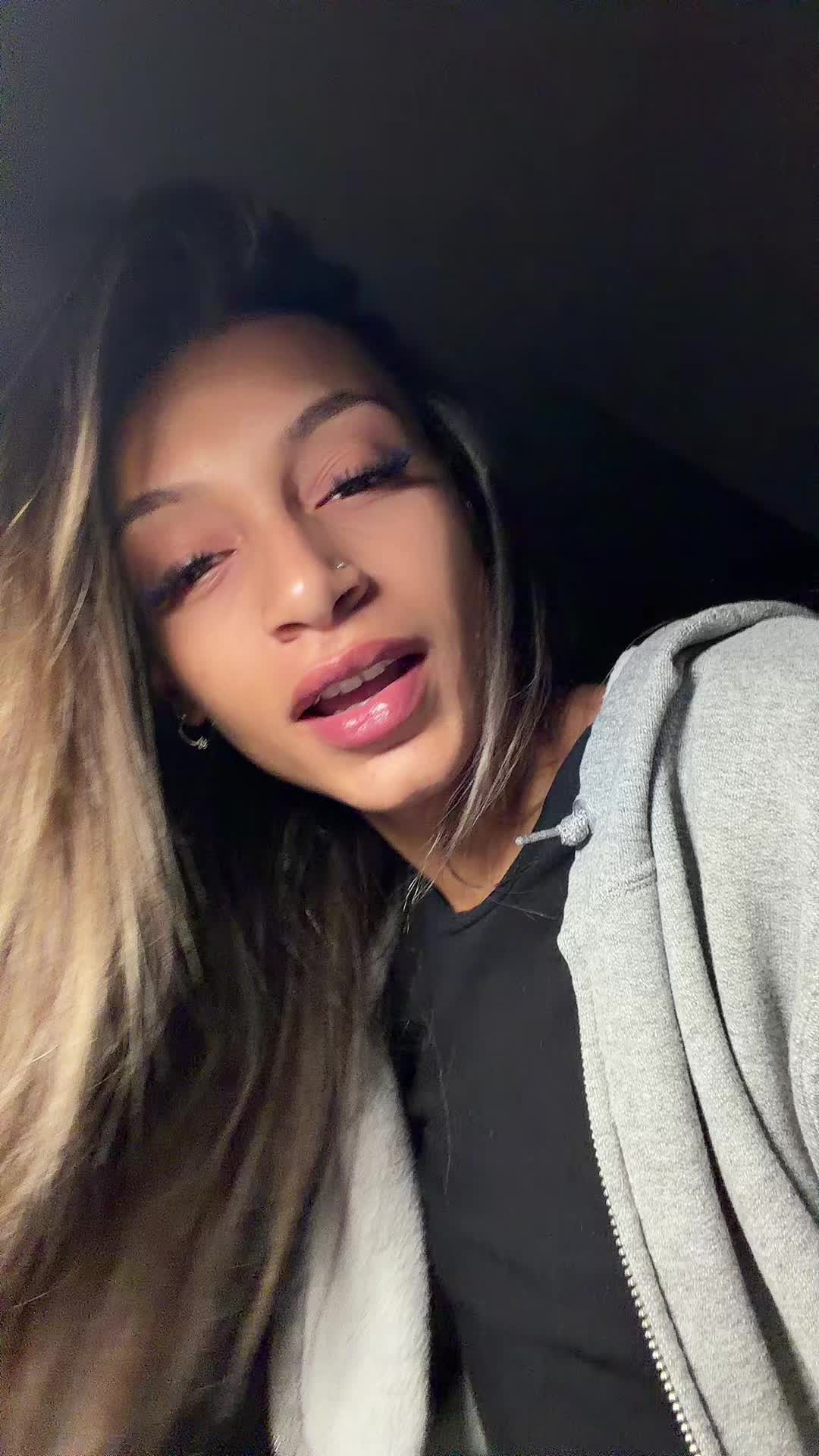 @carleeebaee
