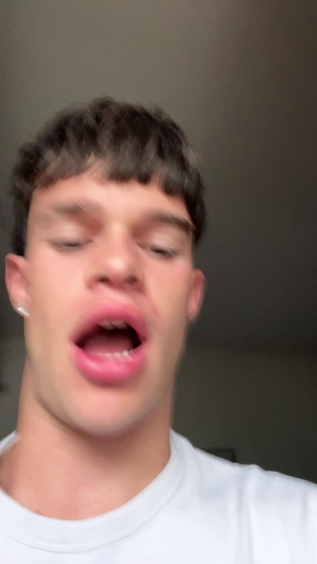 @mik👻