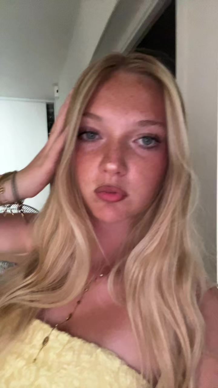 @𝐍𝐚𝐧𝐚 ☀️