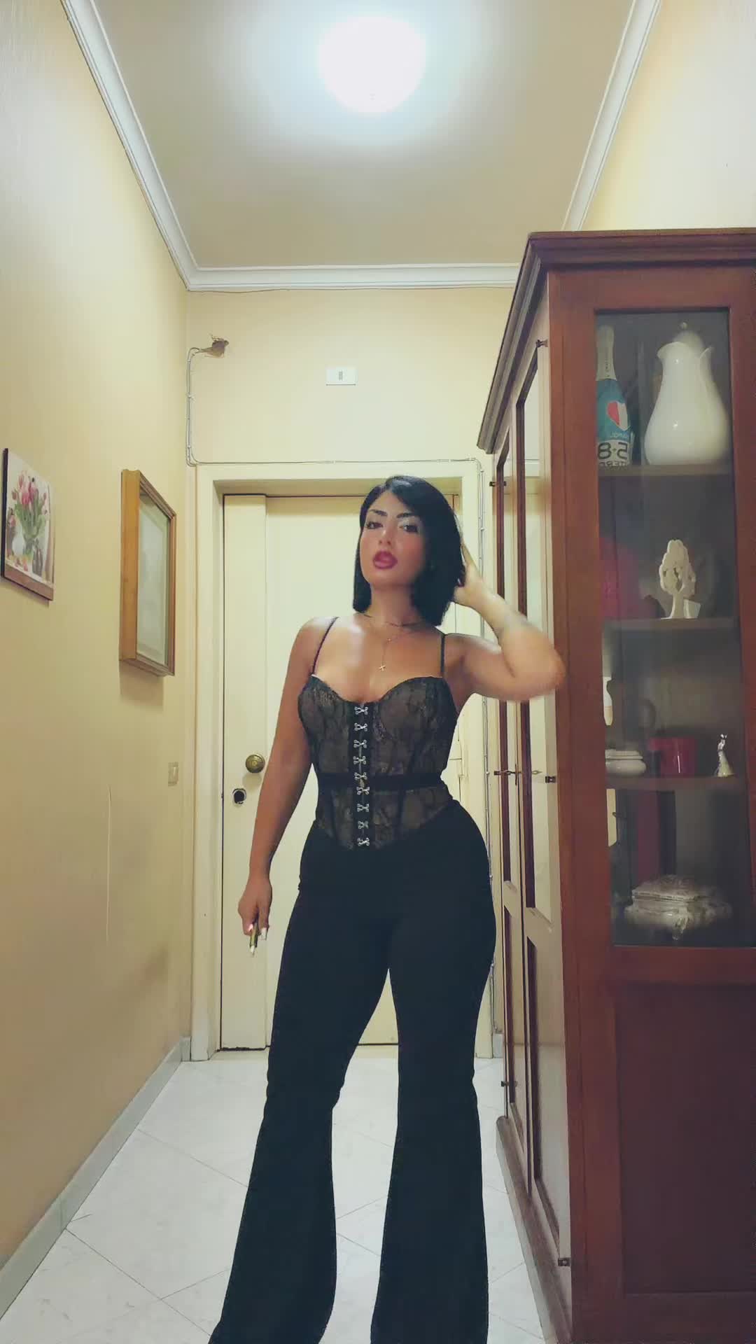 @Ilaria_