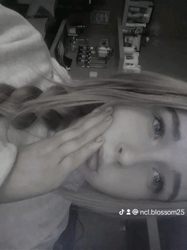 @🫰🏽🩷𝓑𝓵𝓸𝓼𝓼𝓸𝓶🩷🫰🏽