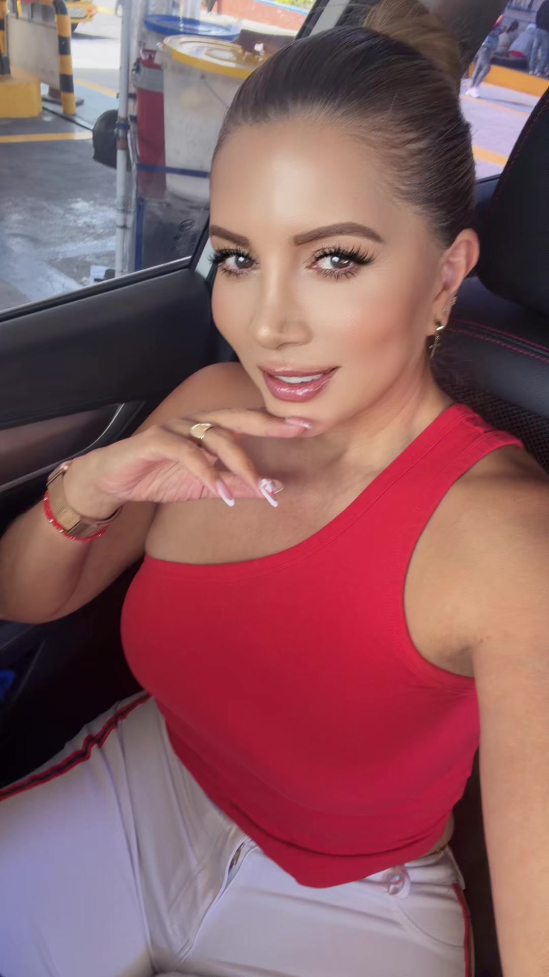 @Anna Karyna